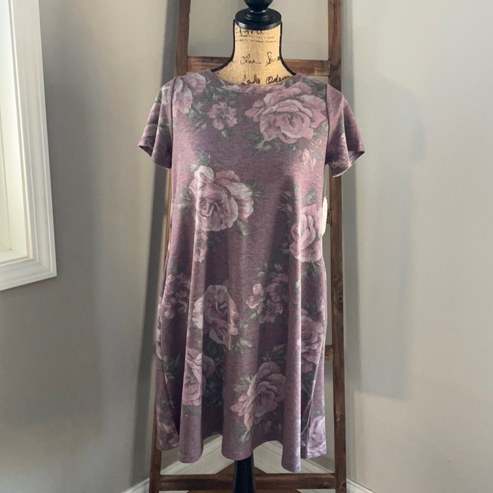 Altar’d state Woman’s short sleeve dress.
